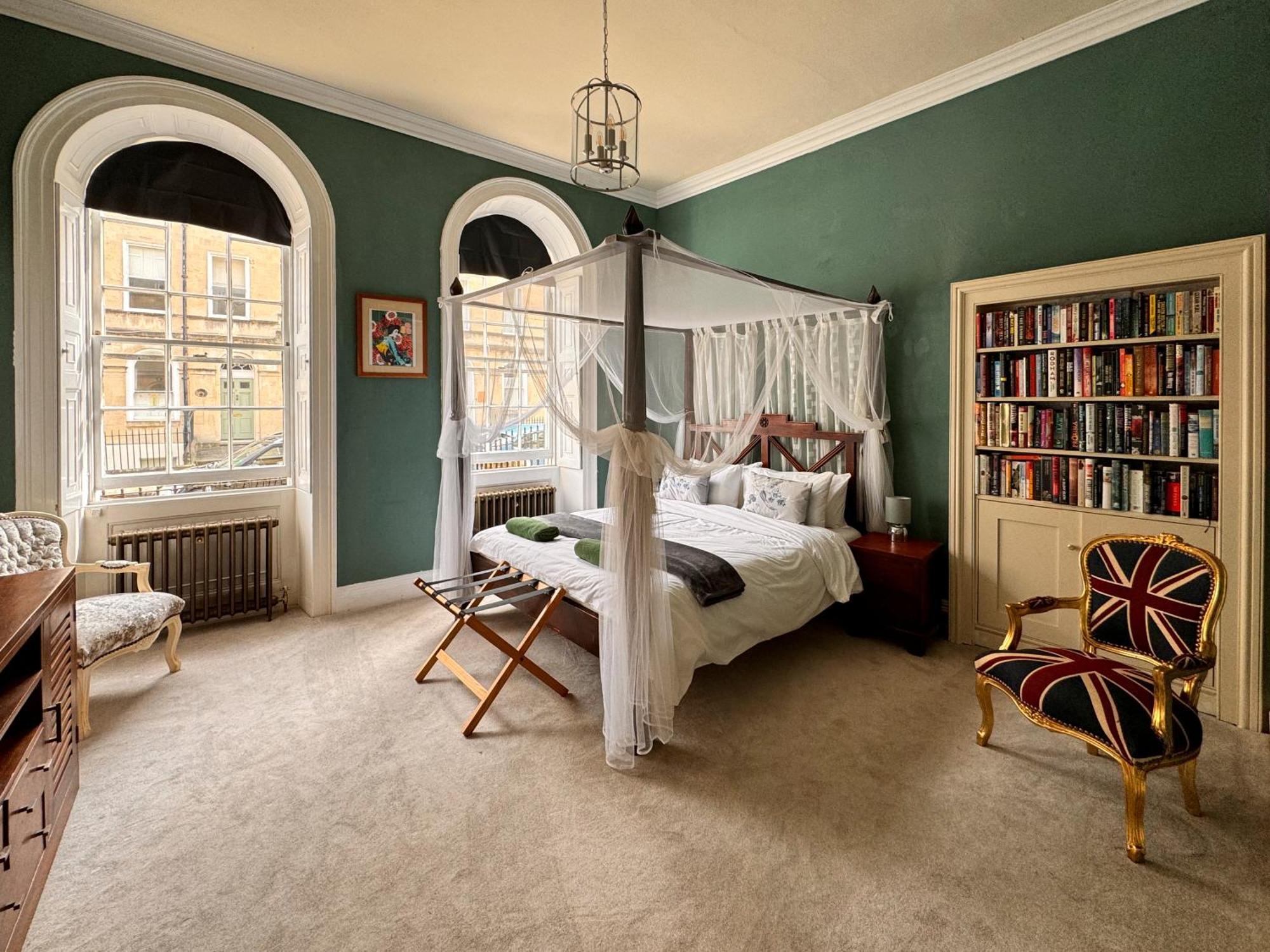 The Pickwick House 2 Bedroom Free Parking บาธ ภายนอก รูปภาพ